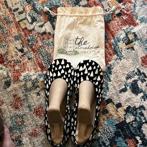 The Storehouse Flats Heart to Heart Suede Collection Flats Size 10 New